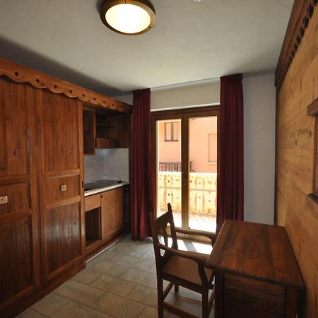 Limone Palace Aparthotel ลีโมเน เปียมอนเต ภายนอก รูปภาพ
