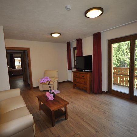 Limone Palace Aparthotel ลีโมเน เปียมอนเต ภายนอก รูปภาพ