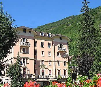 Limone Palace Aparthotel ลีโมเน เปียมอนเต ภายนอก รูปภาพ
