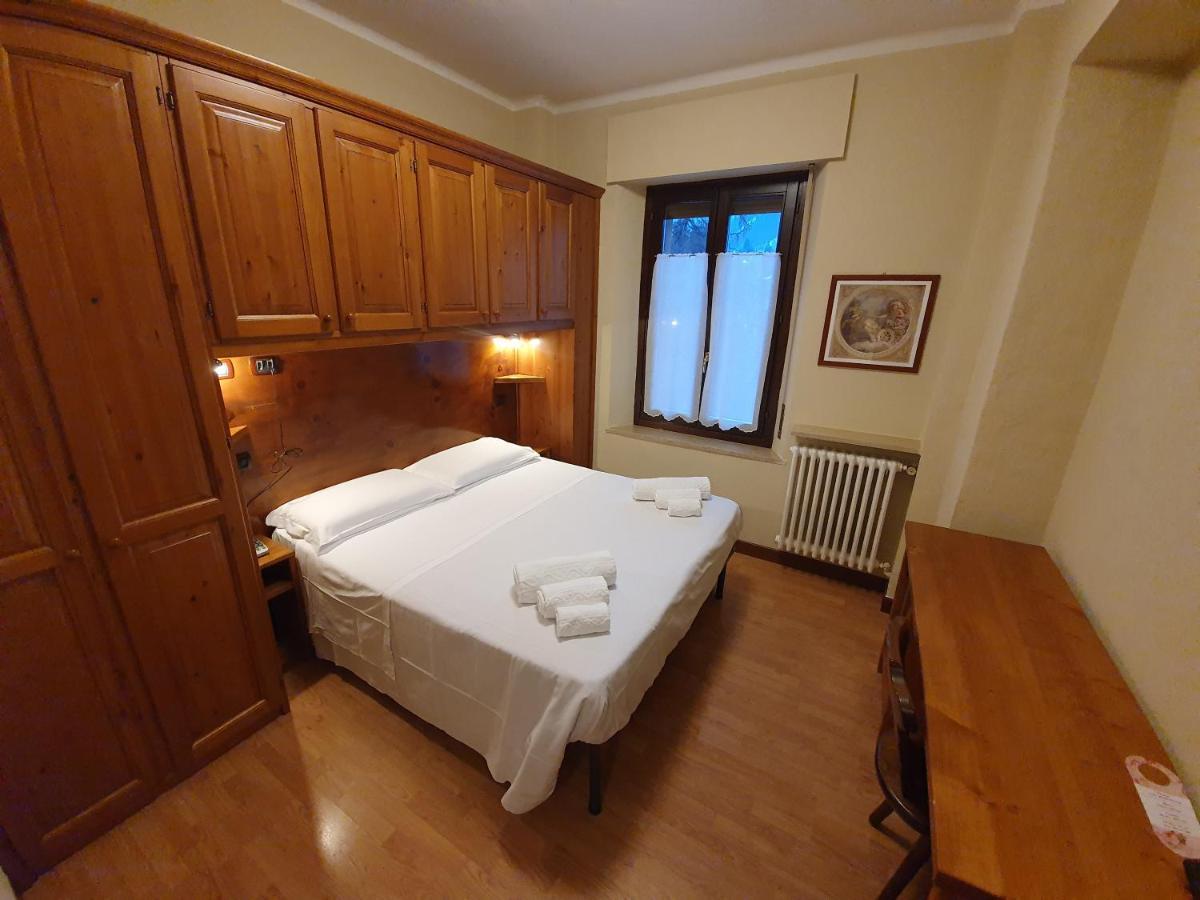 Limone Palace Aparthotel ลีโมเน เปียมอนเต ภายนอก รูปภาพ