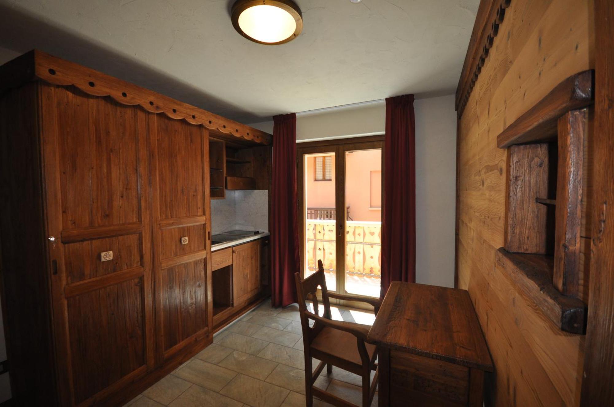 Limone Palace Aparthotel ลีโมเน เปียมอนเต ภายนอก รูปภาพ
