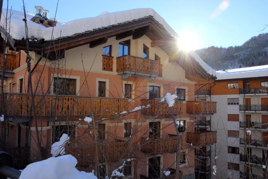 Limone Palace Aparthotel ลีโมเน เปียมอนเต ภายนอก รูปภาพ