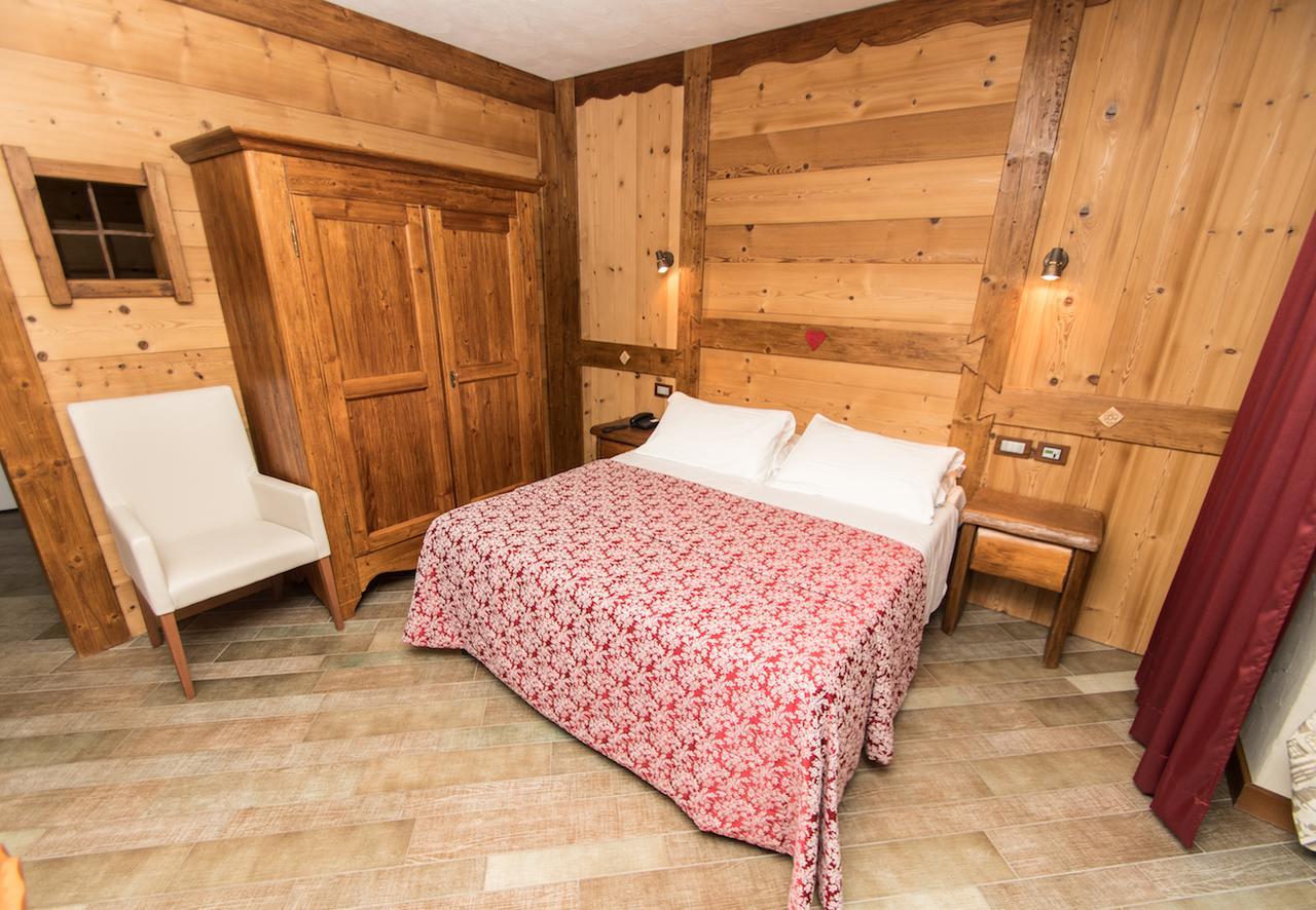 Limone Palace Aparthotel ลีโมเน เปียมอนเต ภายนอก รูปภาพ
