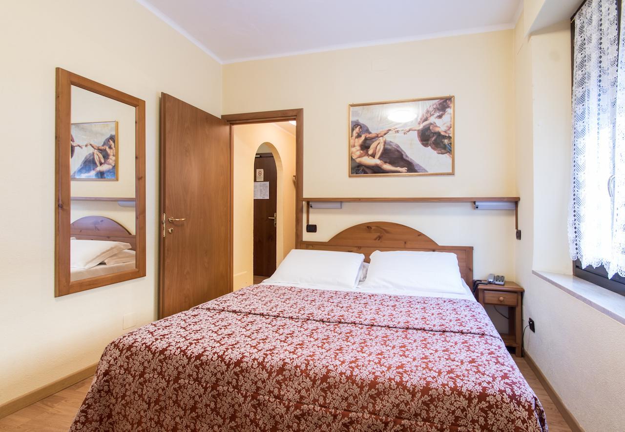 Limone Palace Aparthotel ลีโมเน เปียมอนเต ภายนอก รูปภาพ