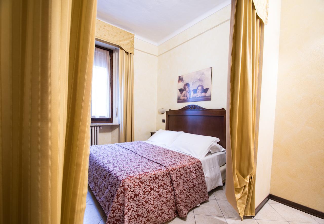 Limone Palace Aparthotel ลีโมเน เปียมอนเต ภายนอก รูปภาพ