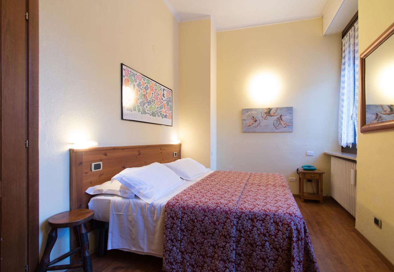 Limone Palace Aparthotel ลีโมเน เปียมอนเต ภายนอก รูปภาพ