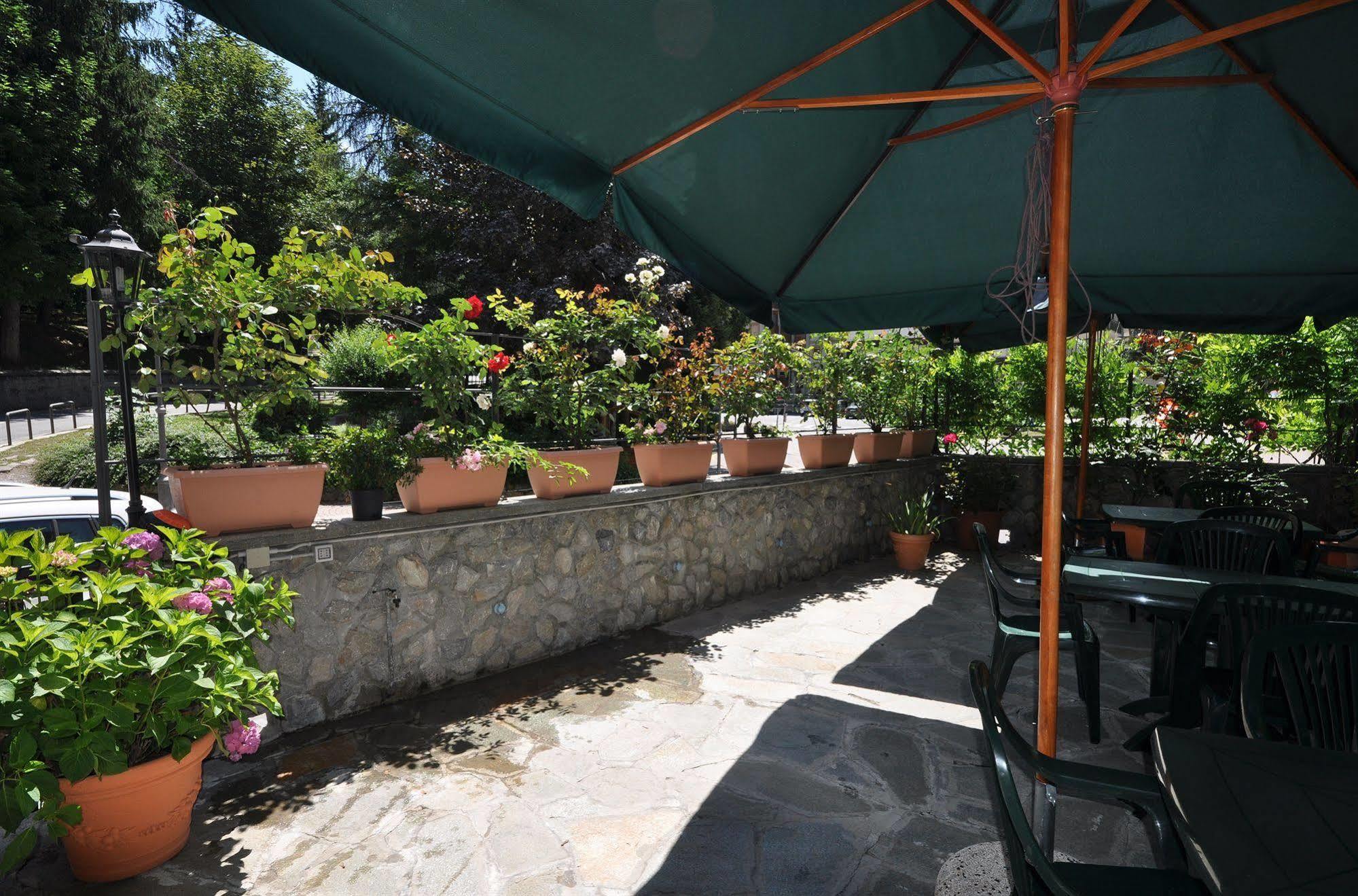Limone Palace Aparthotel ลีโมเน เปียมอนเต ภายนอก รูปภาพ