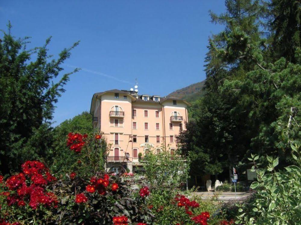 Limone Palace Aparthotel ลีโมเน เปียมอนเต ภายนอก รูปภาพ