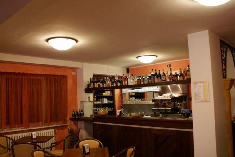 Limone Palace Aparthotel ลีโมเน เปียมอนเต ภายนอก รูปภาพ