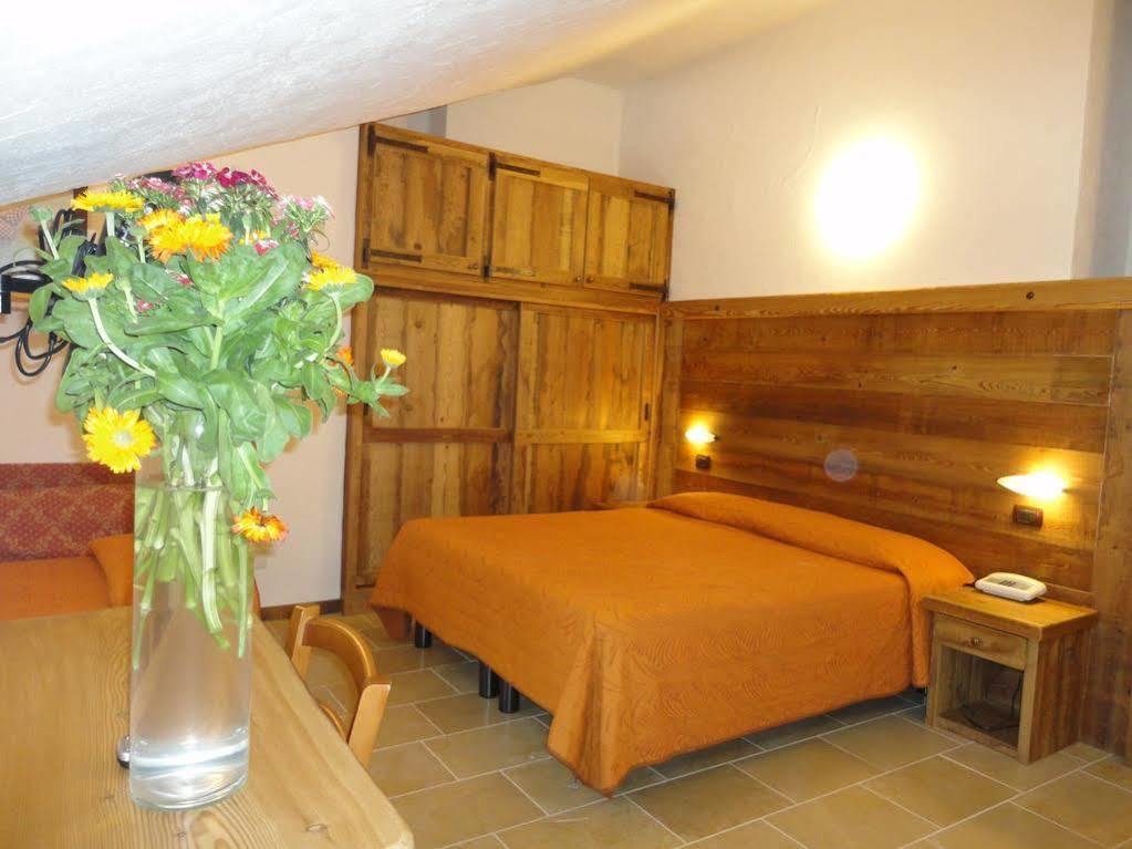 Limone Palace Aparthotel ลีโมเน เปียมอนเต ภายนอก รูปภาพ