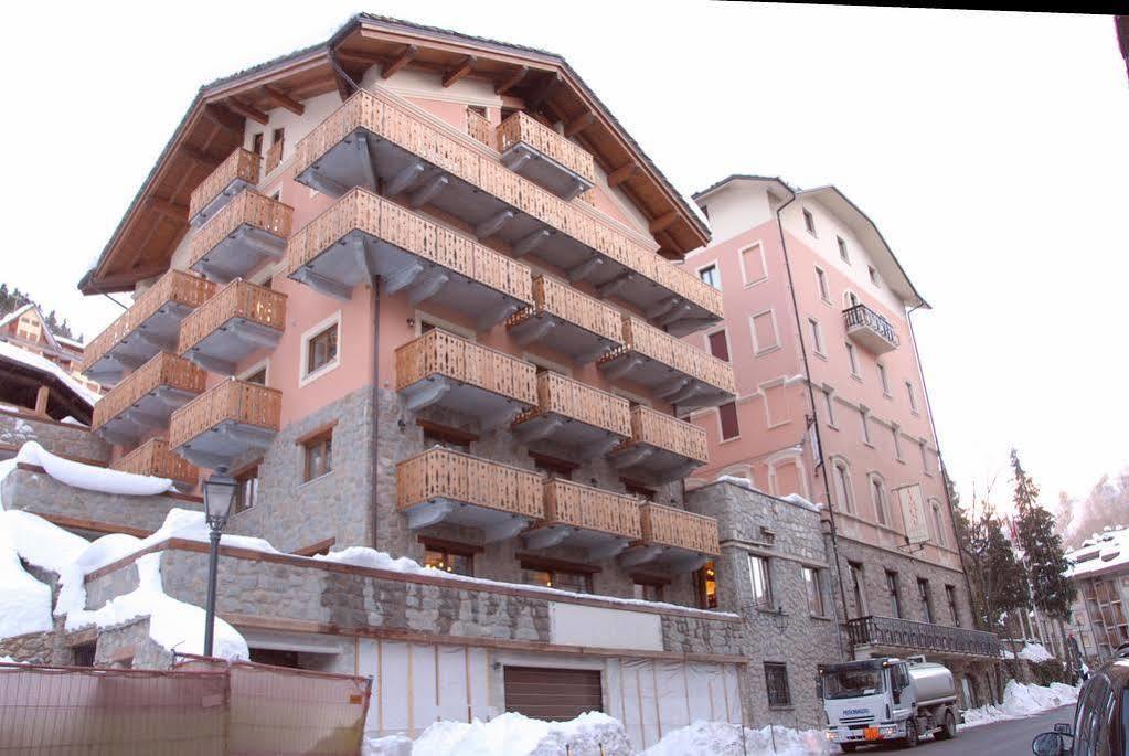 Limone Palace Aparthotel ลีโมเน เปียมอนเต ภายนอก รูปภาพ